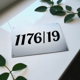Tabulka s gravírovaným číslem — plastová číselná tabulka na dům 30×20 cm