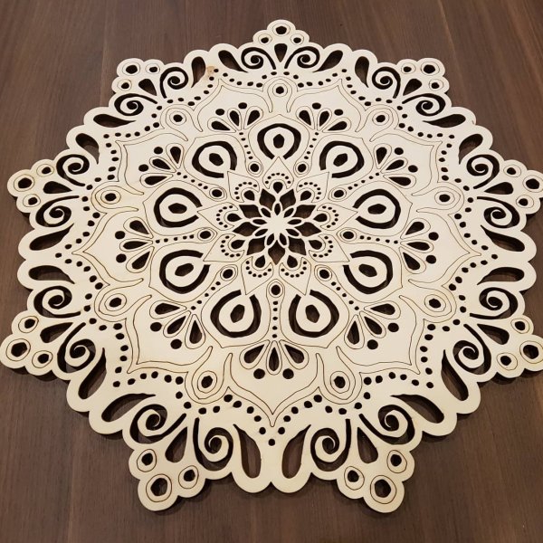 vyrezávaná mandala