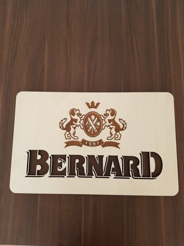 logo vyrezávané z dreva