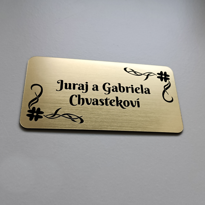 zlatá jmenovka Deluxe Corner s ornamenty v rozích