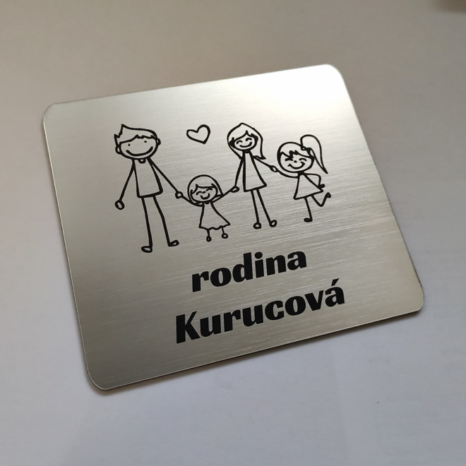 stříbrná jmenovka rodiče a dvě dcerky se jménem rodiny