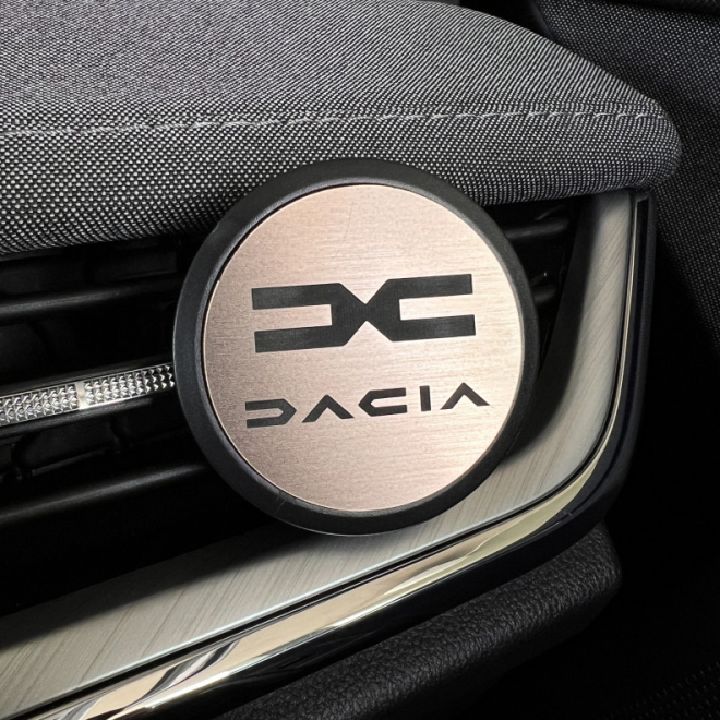 Osvěžovač vzduchu DACIA černý