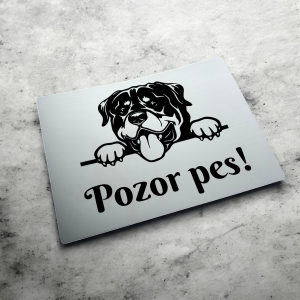 Tabulka Pozor pes Rotvajler