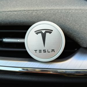 Osvěžovač vzduchu Tesla bílý