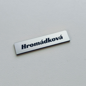 Úzká jmenovka na schránku 6,5 × 1,5 cm