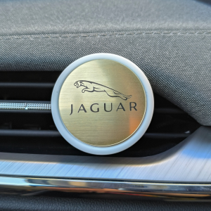 Osvěžovač vzduchu Jaguár bílý